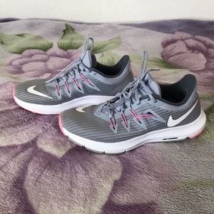 Women’s Nike Quest Athletic Sneaker